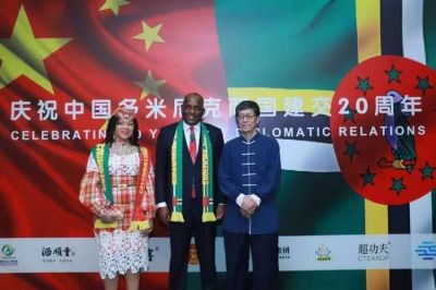 翰墨绘五一·礼赞劳动美  访2023福布斯中国艺术十大名人---陈兆威