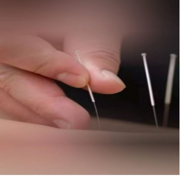 贯彻落实两会精神特别报道  中国著名国医大师——齐生亮