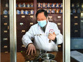 五一劳动专题报道：匠心半百载 仁心护安康 —— 中国著名中医钱国锋