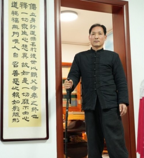 用儒释道文化经典化解人生困境——用古老智慧点亮人们的心灵的灯塔“当代杏坛使者—谢宗润