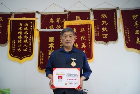 聚焦两会特别报道：蛇伤救治“守护者”汪炳炎——用医者仁心诠释基层担当